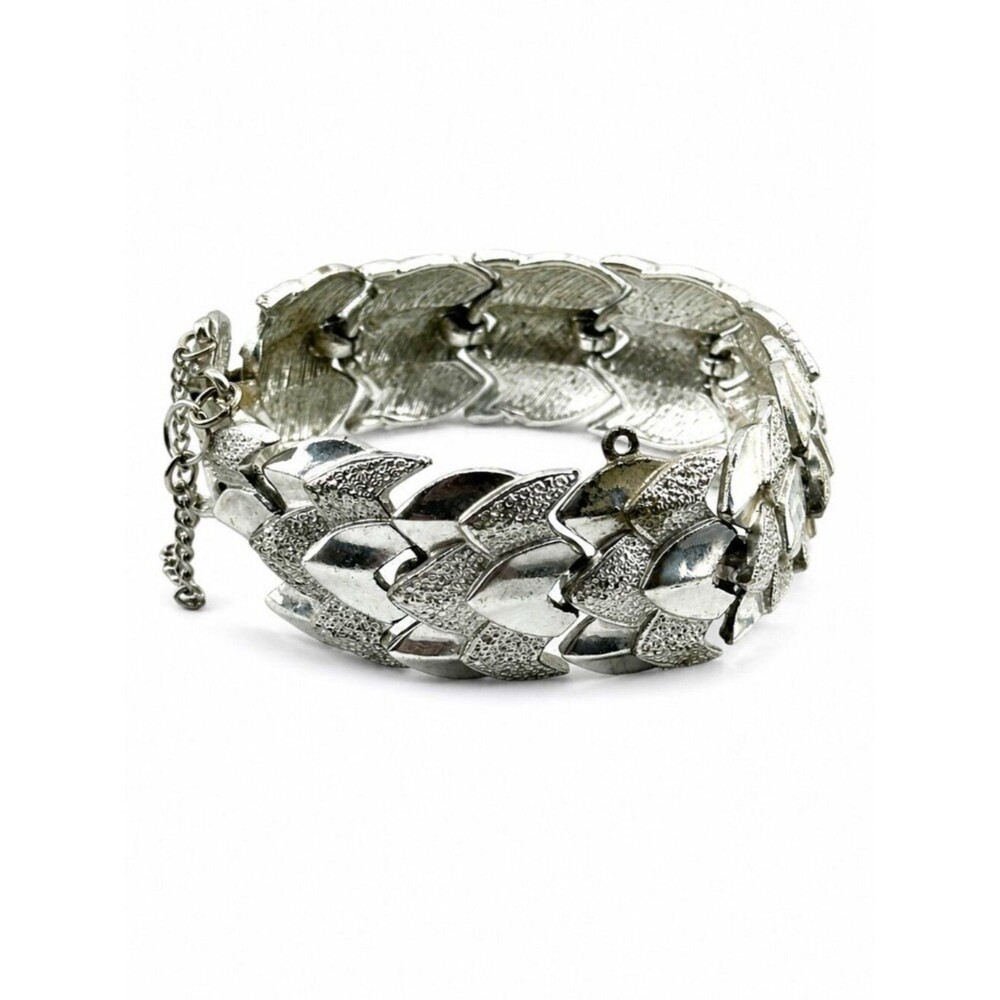 Vintage Coro Wide Silver Tone Chevron Link Bracelet Safety Chain